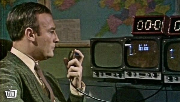 Edward Woodward as 'Hunter'