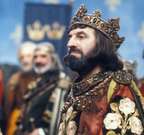 Leonard Rossiter as King John